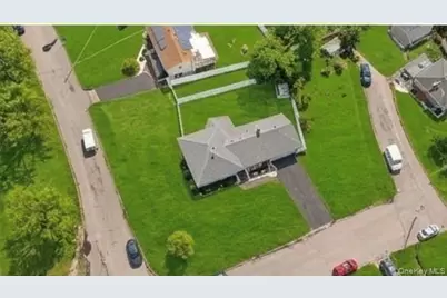 8 Whitebirch Lane, Commack, NY 11725 - Photo 33