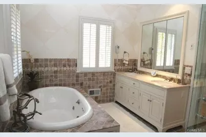 190 Jackson Landing, Mattituck, NY 11952 - Photo 11