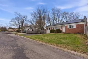 45 Oakley Dr, Huntington Station, NY 11746 - Photo 9