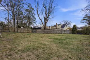 45 Oakley Dr, Huntington, NY 11746 - Photo 5