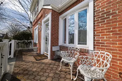 93 Kenneth Place, New Hyde Park, NY 11040 - Photo 3