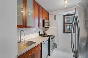 61-15 98th St, Rego Park, NY 11374 - Photo 23