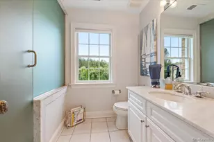 44 Legends Cir, Melville, NY 11747 - Photo 25