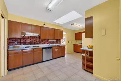 7 Wodenethe Drive S, Beacon, NY 12508 - Photo 17