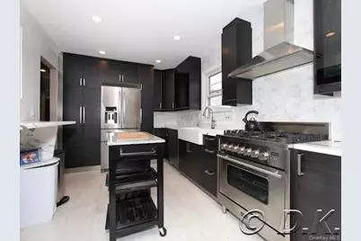 469 E Park Avenue #Upper, Long Beach, NY 11561 - Photo 3