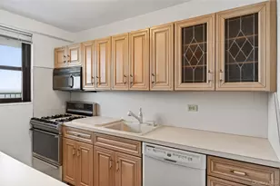 90-50 Union Tpke, Glendale, NY 11385 - Photo 9