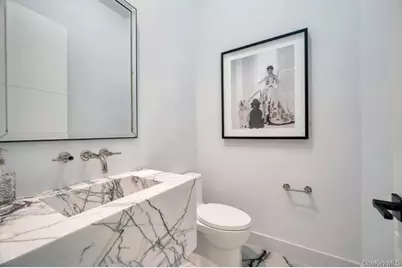 7 Mirrielees Road, Great Neck, NY 11021 - Photo 17