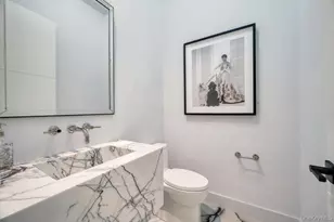 7 Mirrielees Rd, Great Neck, NY 11021 - Photo 17