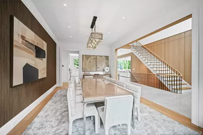 7 Mirrielees Road, Great Neck, NY 11021 - Photo 9