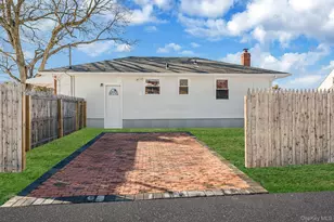 221 Amsterdam Ave, West Babylon, NY 11704 - Photo 9