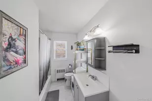 221 Amsterdam Ave, West Babylon, NY 11704 - Photo 11