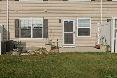 37 Weatherby Lane, Central Islip, NY 11722 - Photo 17