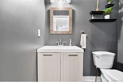 16 Village Green, Bardonia, NY 10954 - Photo 13