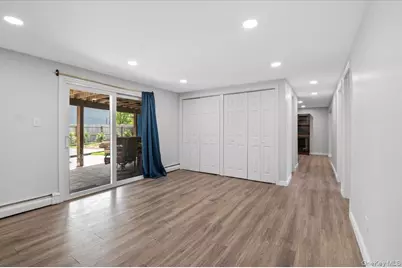 570 Conklin Street, Farmingdale, NY 11735 - Photo 17