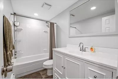 570 Conklin Street, Farmingdale, NY 11735 - Photo 15