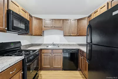 37 Weatherby Lane, Central Islip, NY 11722 - Photo 5