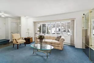 44 Wallace Dr, Plainview, NY 11803 - Photo 3