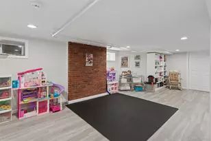 2539 Washington Ave, Oceanside, NY 11572 - Photo 35