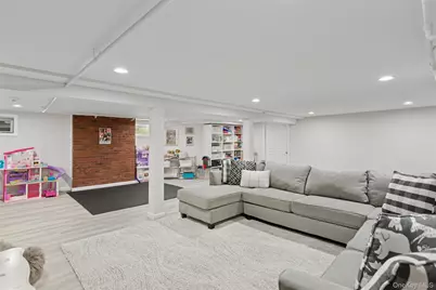 2539 Washington Avenue, Oceanside, NY 11572 - Photo 31