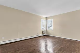 21 Cochran Pl, Valley Stream, NY 11581 - Photo 17