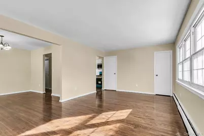 21 Cochran Place, Valley Stream, NY 11581 - Photo 13