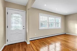 21 Cochran Pl, Valley Stream, NY 11581 - Photo 3