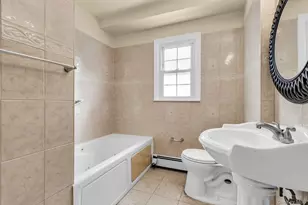 21 Cochran Pl, Valley Stream, NY 11581 - Photo 11