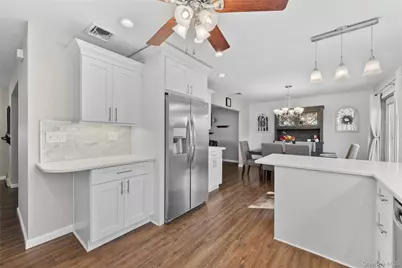 231 46th Street, Lindenhurst, NY 11757 - Photo 7