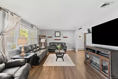 231 46th Street, Lindenhurst, NY 11757 - Photo 11