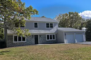 5 Bently Ln, Stony Brook, NY 11790 - Photo 3