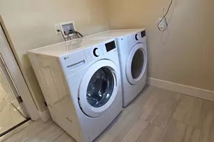 5 Bently Ln, Stony Brook, NY 11790 - Photo 9