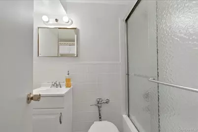 10 Old Mamaroneck Road #5C, White Plains, NY 10605 - Photo 11