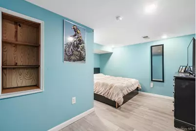 131 W Washington Avenue, Pearl River, NY 10965 - Photo 31