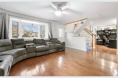 131 W Washington Avenue, Pearl River, NY 10965 - Photo 3