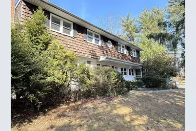 499 Stonytown Road, Manhasset, NY 11030 - Photo 3