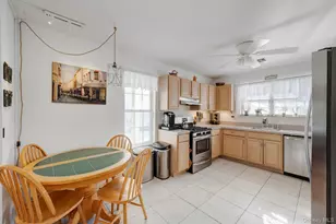 2 Greenbriar Ct, Middle Island, NY 11953 - Photo 7