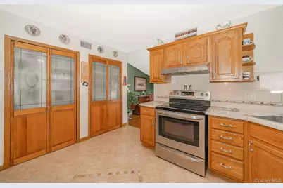 2907 Rhode Island Avenue, Medford, NY 11763 - Photo 13