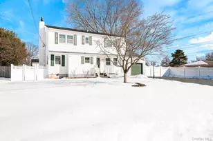 2907 Rhode Island Ave, Medford, NY 11763 - Photo 3