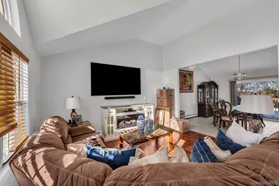 19 Summit, Farmingville, NY 11738 - Photo 17