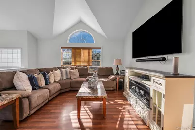 19 Summit, Farmingville, NY 11738 - Photo 13