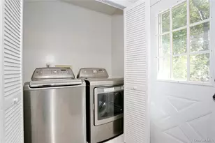 13 Woodland Pl, Airmont, NY 10952 - Photo 11