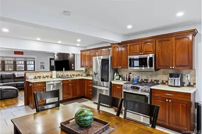 612 N Broome Avenue, Lindenhurst, NY 11757 - Photo 7