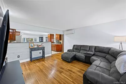 612 N Broome Avenue, Lindenhurst, NY 11757 - Photo 13