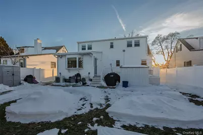 612 N Broome Avenue, Lindenhurst, NY 11757 - Photo 29