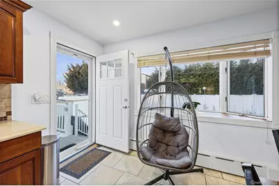 612 N Broome Avenue, Lindenhurst, NY 11757 - Photo 11