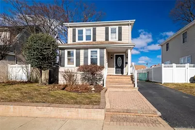 101 Harris Avenue, Freeport, NY 11520 - Photo 3