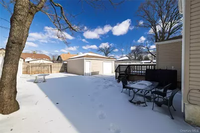 101 Harris Avenue, Freeport, NY 11520 - Photo 23