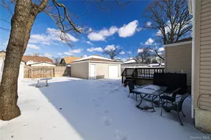 101 Harris Ave, Freeport, NY 11520 - Photo 23