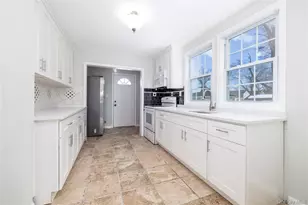 101 Harris Ave, Freeport, NY 11520 - Photo 9