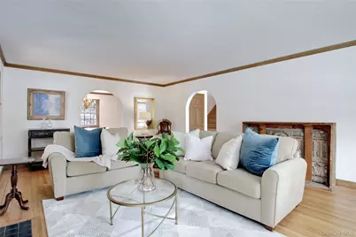 448 Abbey Road N, Manhasset, NY 11030 - Photo 5